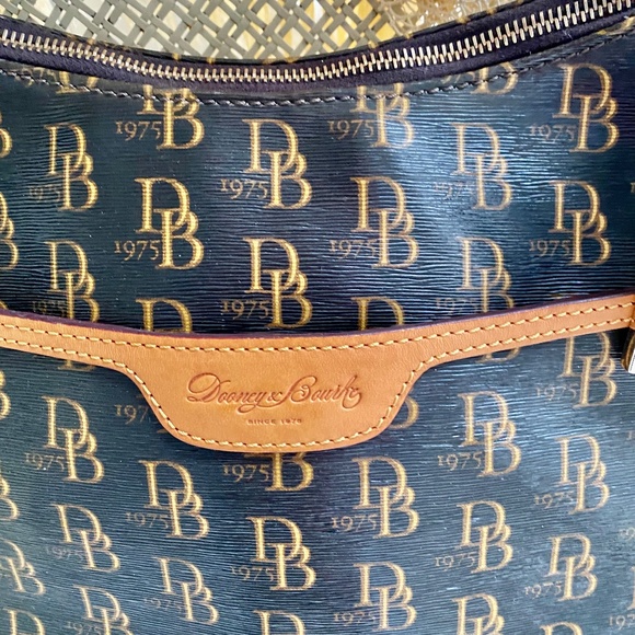 Dooney and Bourke east west Collins bag - Picture 10 of 16